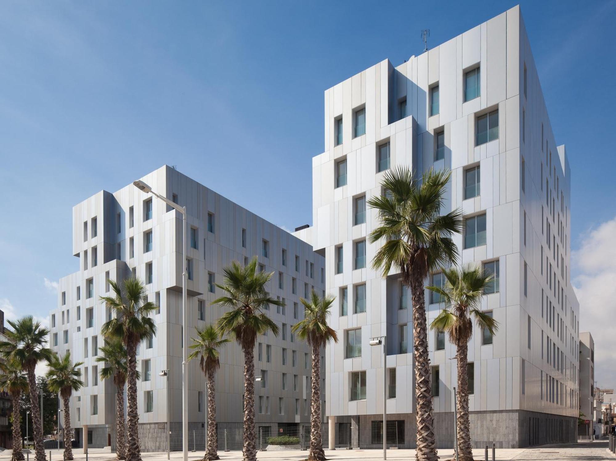 Lugaris Beach Apartments Barcelona Exterior photo
